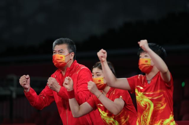 世界杯直播app-中国女乒兵不血刃战胜新加坡 半决赛将演中德之战